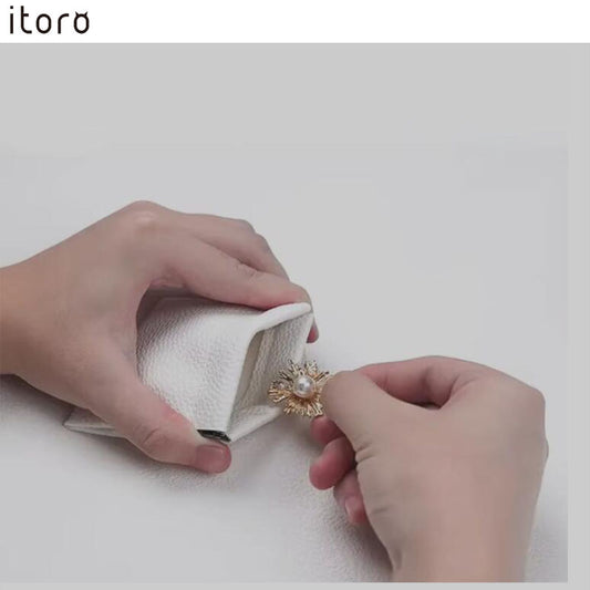 itoro Pouches of Leather for Packaging
